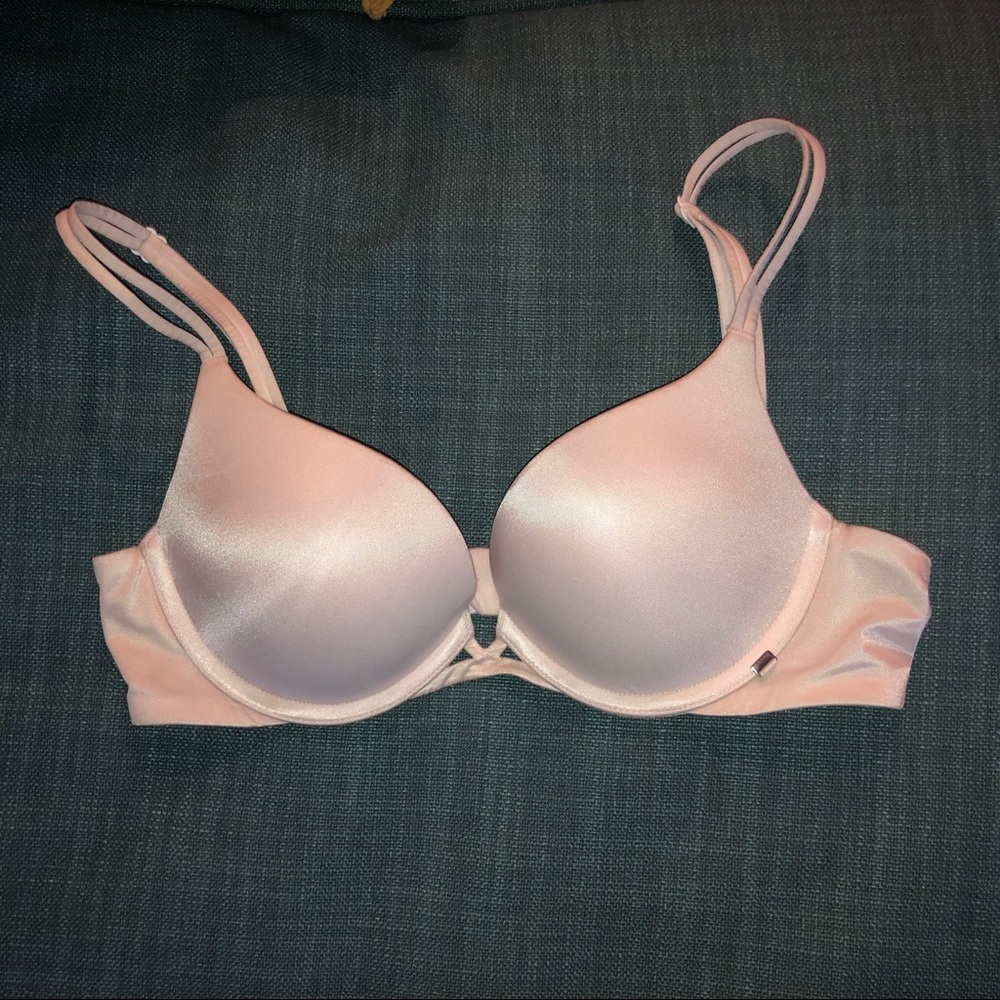 Victoria’s Secret Pearl/White Push-Up Bra Size 32B